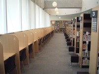 市川駅南口図書館