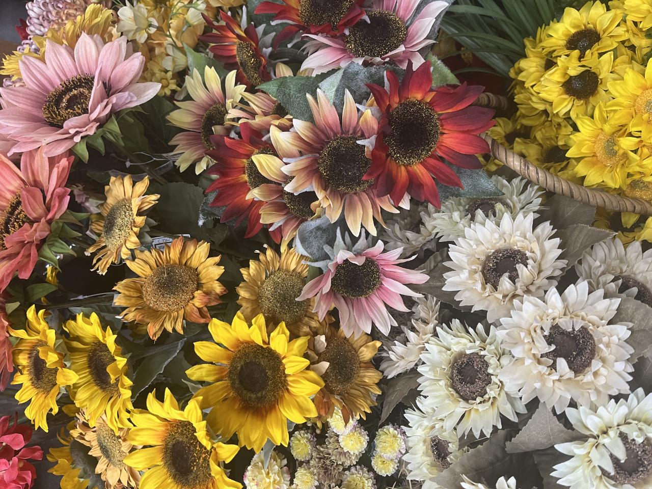 造花・フェイクグリーン
造花ひまわり全品20％OFF！！