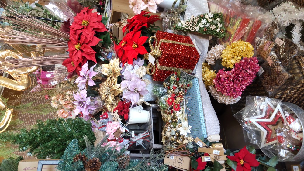 ２０００円(税込み）以上のお買い物でガチャポン１回チャレンジ！！
Xmas商品20％OFF！！
お正月商品も取り揃えております。