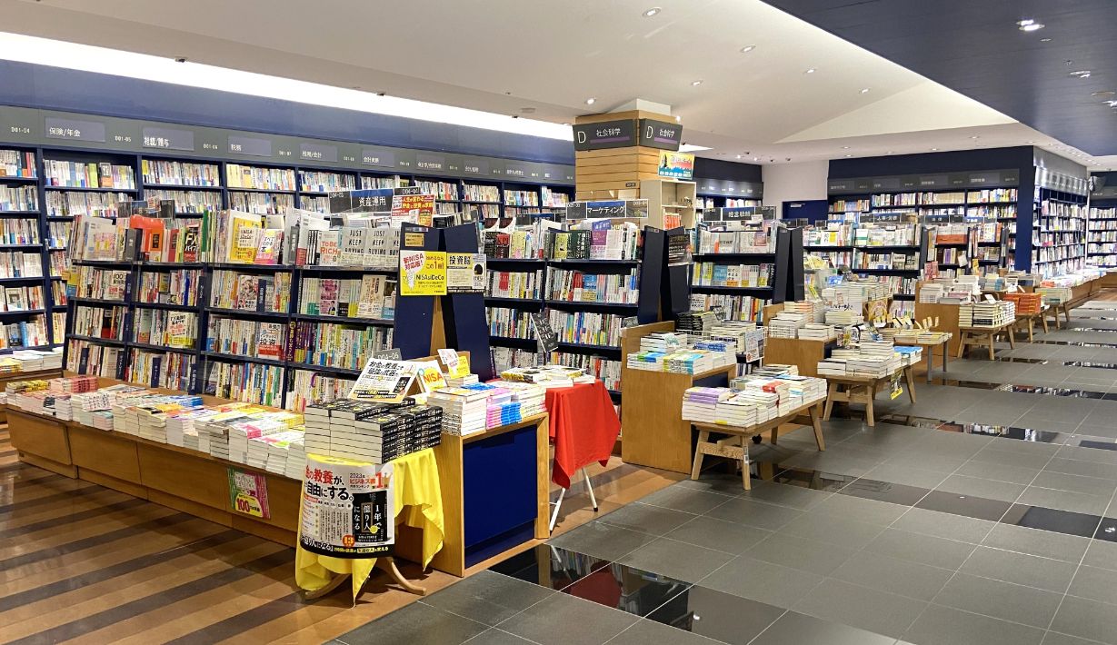 【流山市】デコラティブなディスプレイが楽しい！「紀伊國屋書店 流山おおたかの森店」