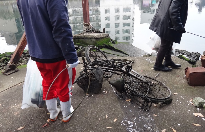 自転車のごみ