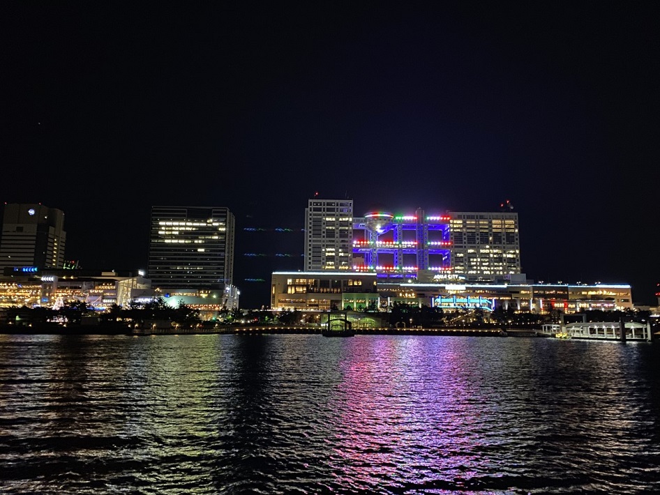 浦安屋形船から見たお台場フジテレビの夜景