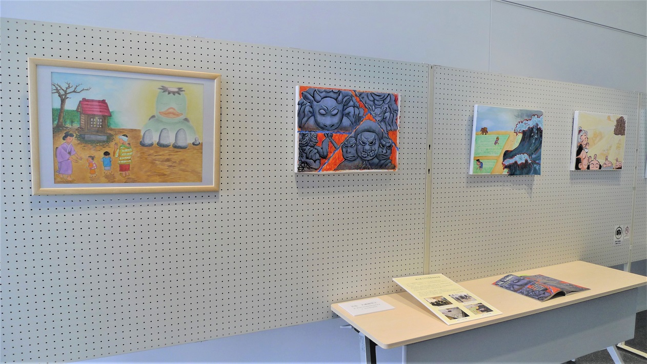 2021年3月に吉川市役所で開かれた『吉川むかしばなし』第2集原画展の様子
