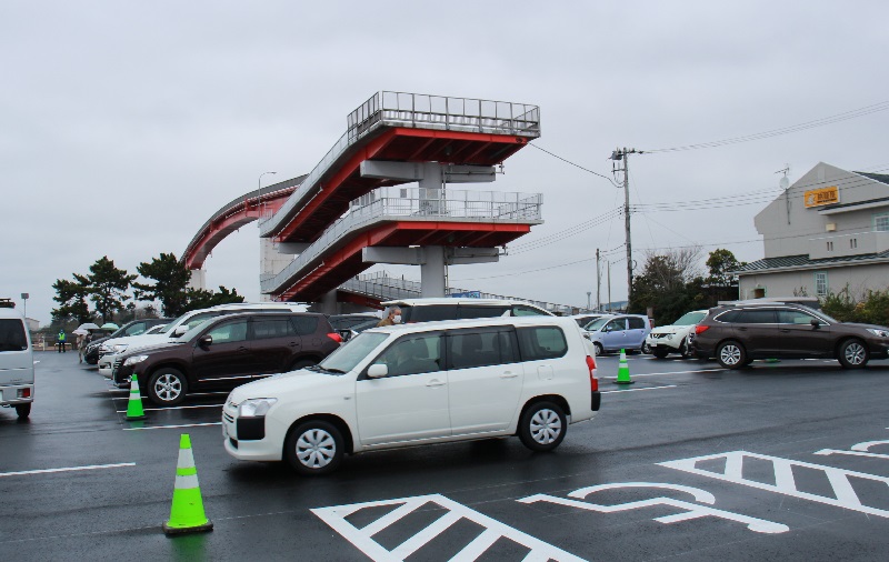 鳥居崎海浜公園の北側駐車場