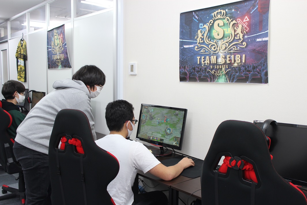 成美学園eスポーツ科の授業風景