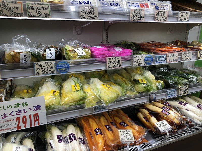 道の駅うまくたの里で販売されている地元生産者の卵やお菓子、お弁当や漬物