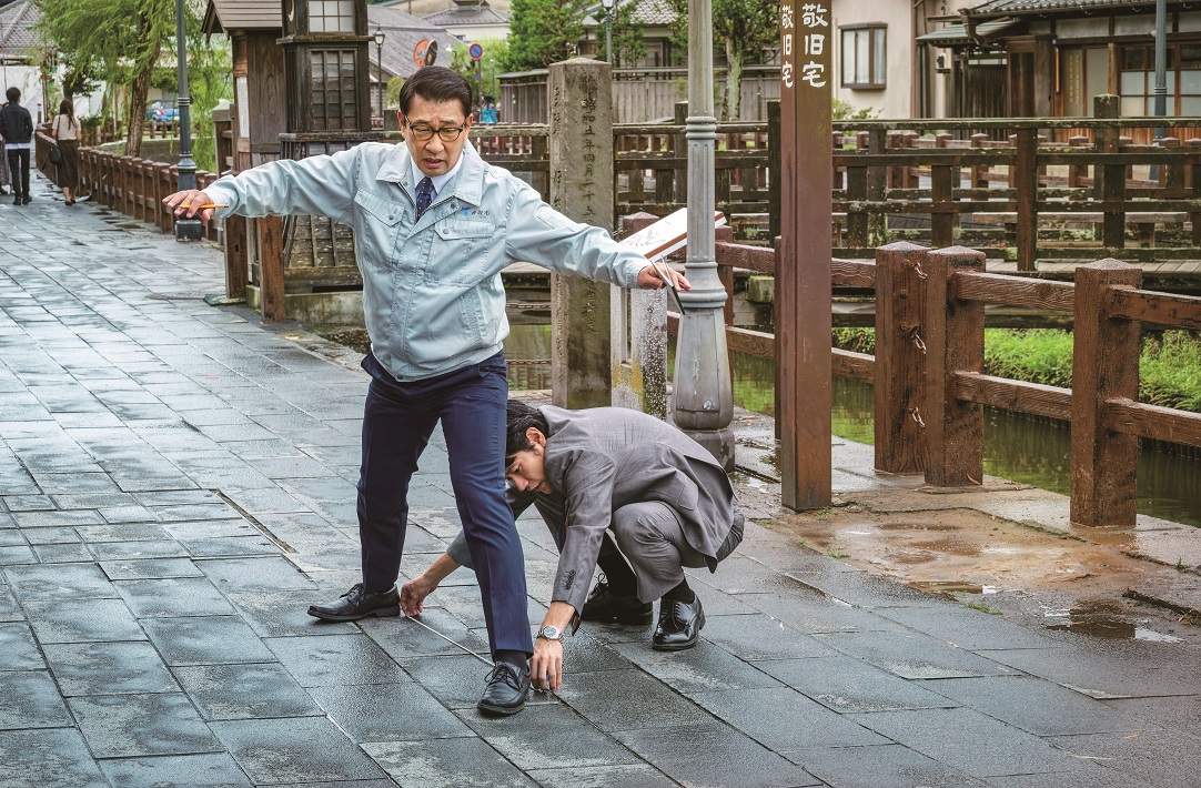 佐原の小野川沿いで撮影された映画『大河への道』の中井貴一の松山ケンイチ