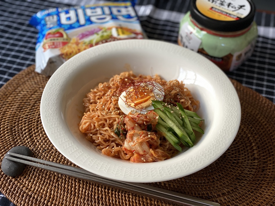 更に盛りつけたパルドビビン麺