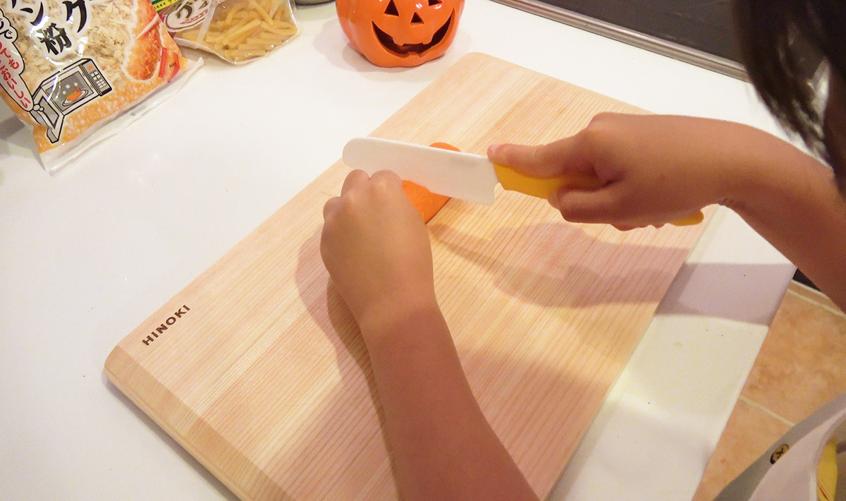 ニンジンはイチョウ切りにする