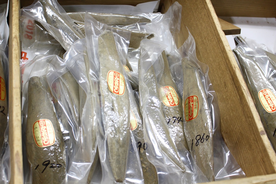 成田市場の関連食品棟で見つけたかつおぶし