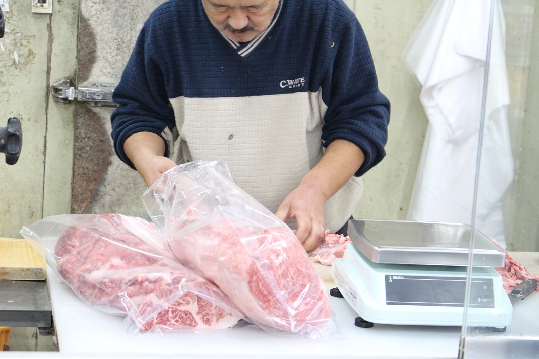 成田市場のお肉屋さん