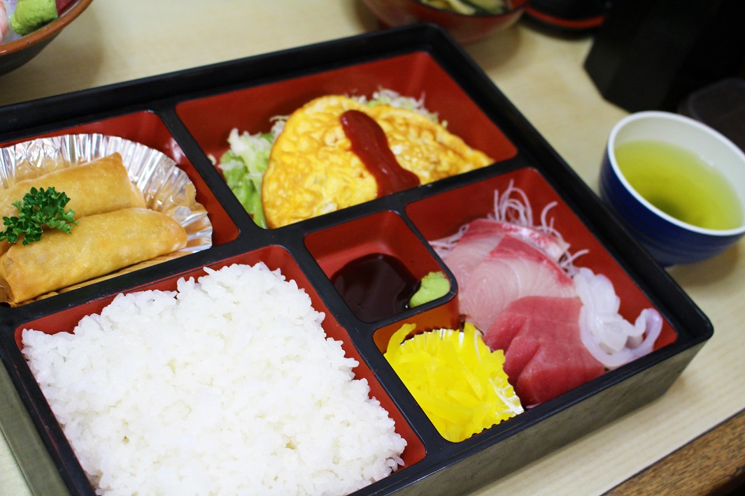 成田市場の食堂かねまつで食べた日替り定食ランチ