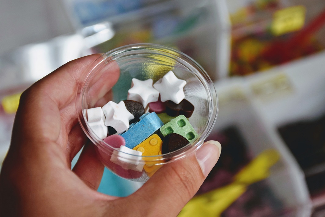 【習志野市】「駄菓子屋は原点」実籾駅近くで愛され続ける「キャンディポット」