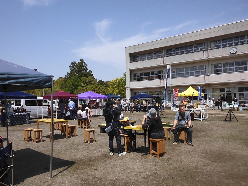 市原市「集い広場へいさん」で開催の、笑顔あふれるマルシェ「里山市」。自然一杯の会場で癒やしの体験！