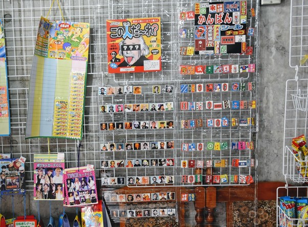 【佐倉市】駄菓子屋「鳩♡頭巾」。志津駅前の不思議なガレージへ