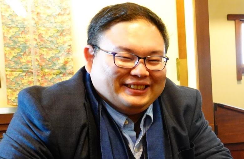 我孫子市白樺文学館学芸員 稲村隆さん。