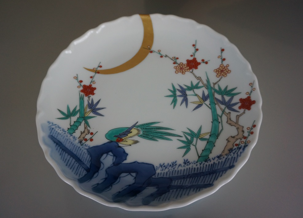 金繕い工芸作家の白鳥由加利さんの蒔絵を施した器
