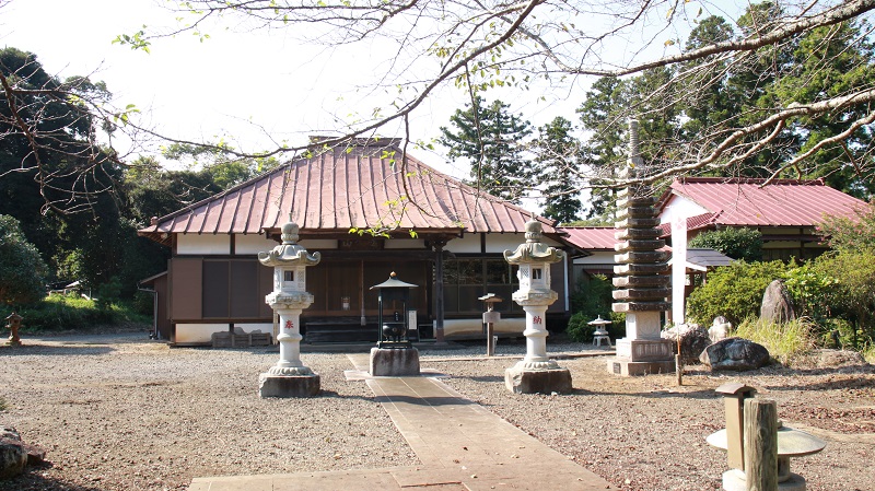 佐是城跡の光福寺では御城印や歴史探索も