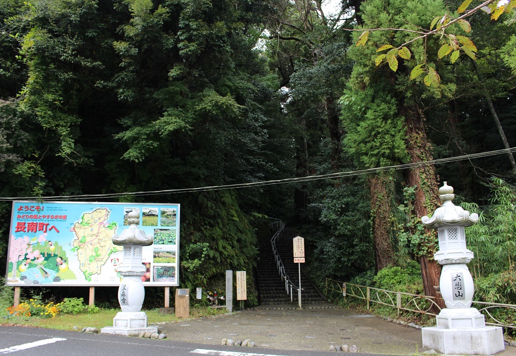 【千葉のパワースポット】笠森観音で自然を満喫！神秘的な名木「三本杉」が見どころ