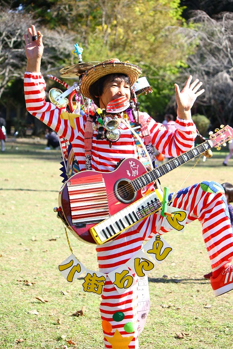 【八街市】個性派おやじバンド「おっさんベイベー」