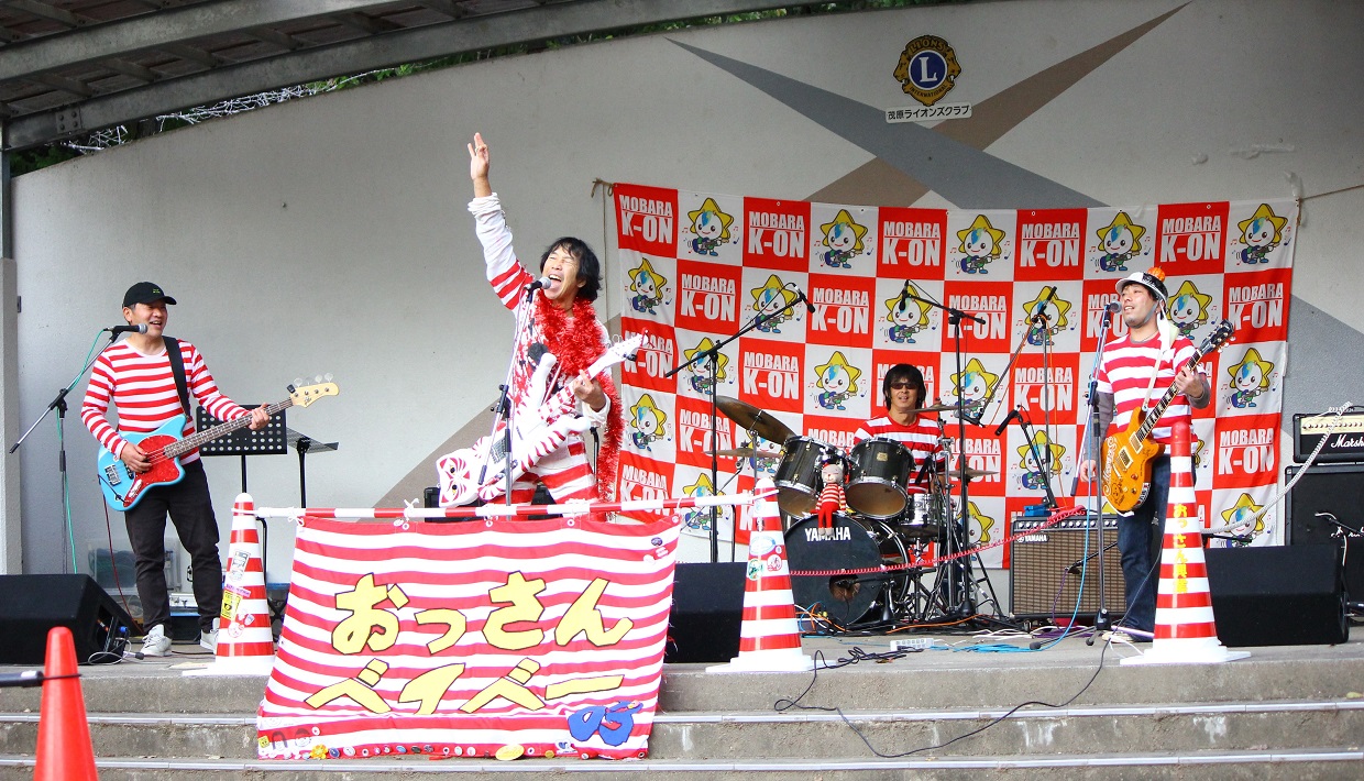 【八街市】個性派おやじバンド「おっさんベイベー」