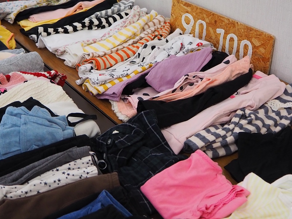 【埼玉県草加市】値段のない洋服屋、子ども服の活用と募金を一つに
