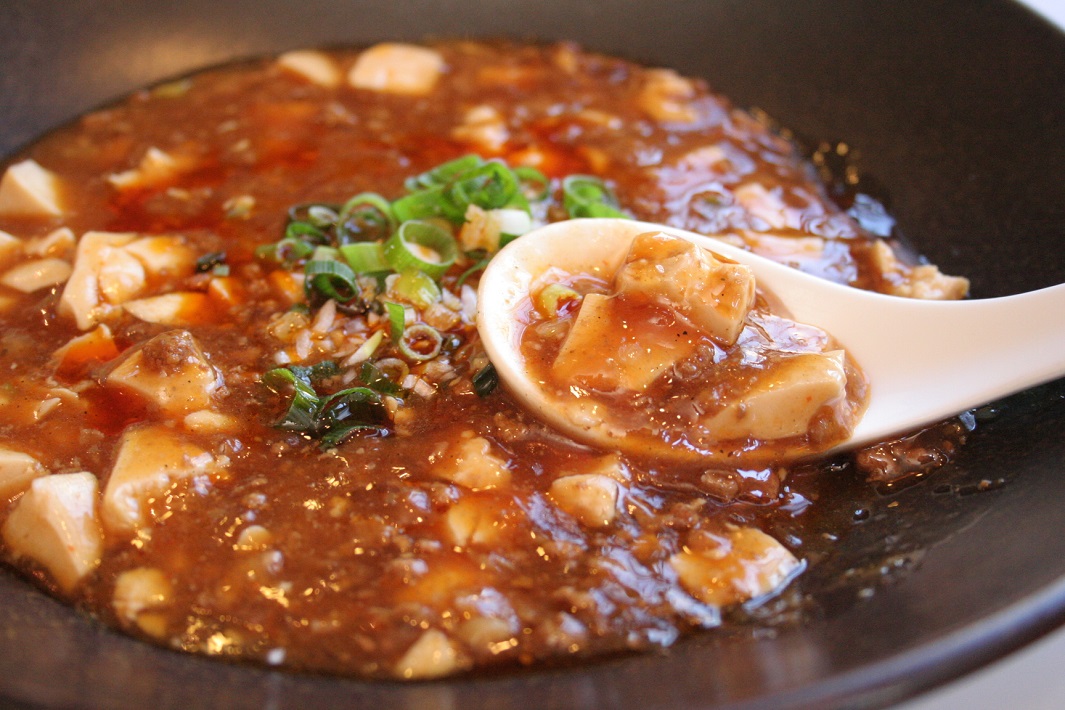 【越谷】こしがや愛されグルメ認証「四川坦々麺」と人気を二分！　「中華キッチン ぐら」の四川麻婆豆腐はご飯が進む味