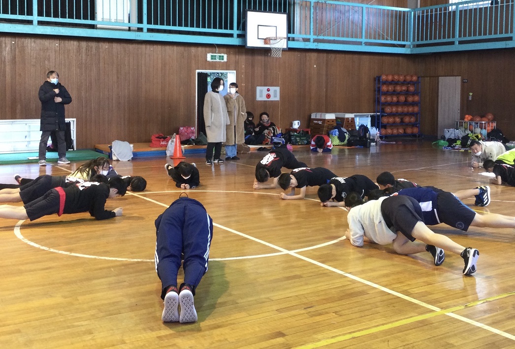 筋トレも熱心に行う柏なわとびクラブ