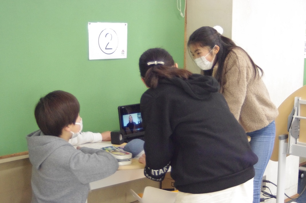 【八千代市】小学校で導入！オンラインブレンディッド授業とは？