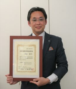 平塚慎司さん メガネ・補聴器の板垣吉川店店長。（公財）テクノエイド協会認定補聴器技能者。（公社）日本眼鏡技術者協会認定眼鏡士