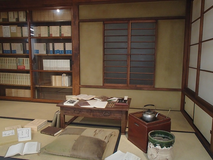 永井荷風の書斎