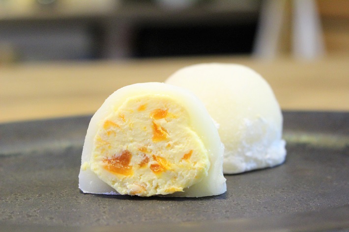 角八のあんずチーズ大福