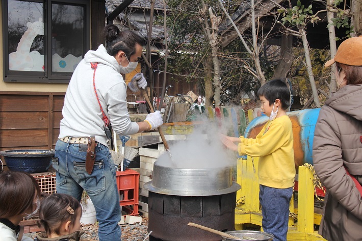 市原のもぐらの冒険では味噌作りにも挑戦