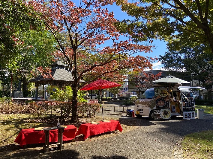 【千葉市】通町公園で昨年行われた社会実験では和カフェのキッチンカーなどが登場