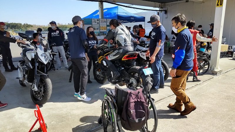 「車いすでもバイクに乗りたい！」障害のあるライダーたちの挑戦を応援する「Side Stand Project（サイドスタンドプロジェクト）」