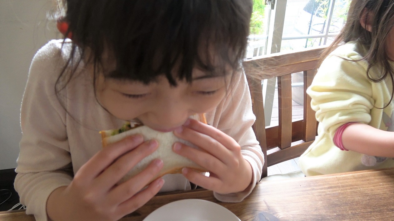 春キャベツと卵のサンドイッチ