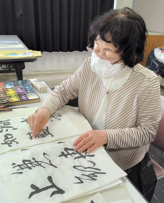 桑原 万里子さん