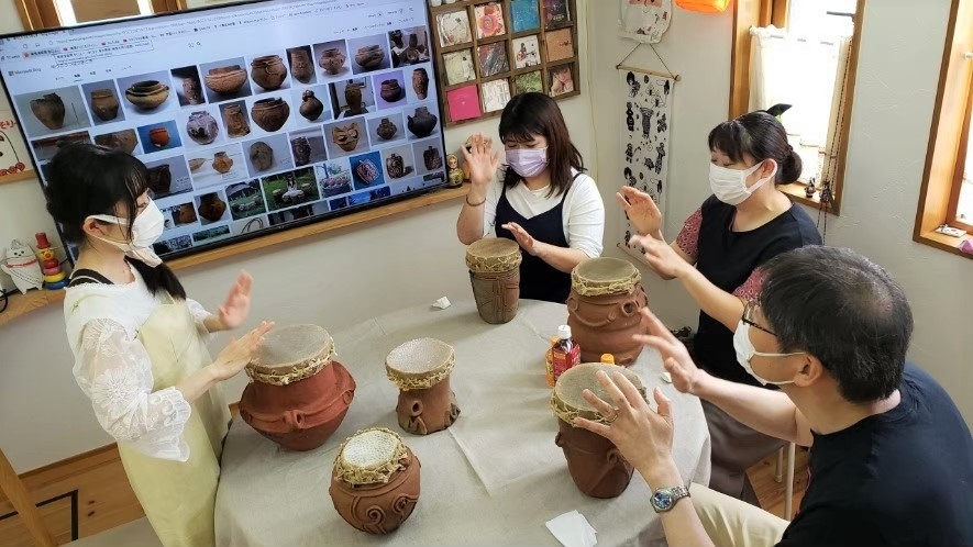 縄文太鼓体験のワークショップ