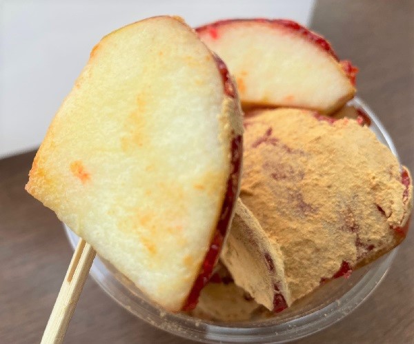 りんご飴専門店「アップルポップ」和テイストの「きなこ」