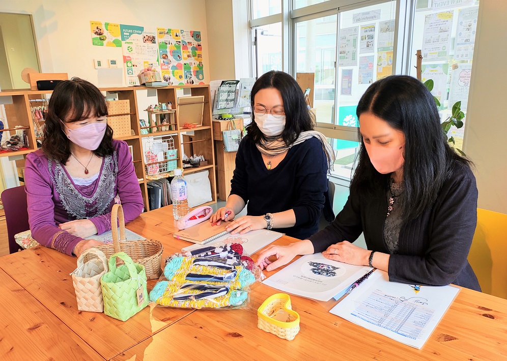 打ち合わせ中の市民作家