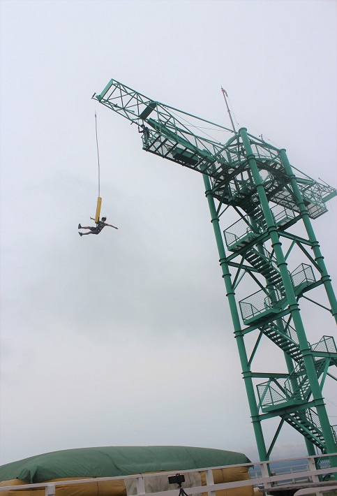 バンジージャンプ