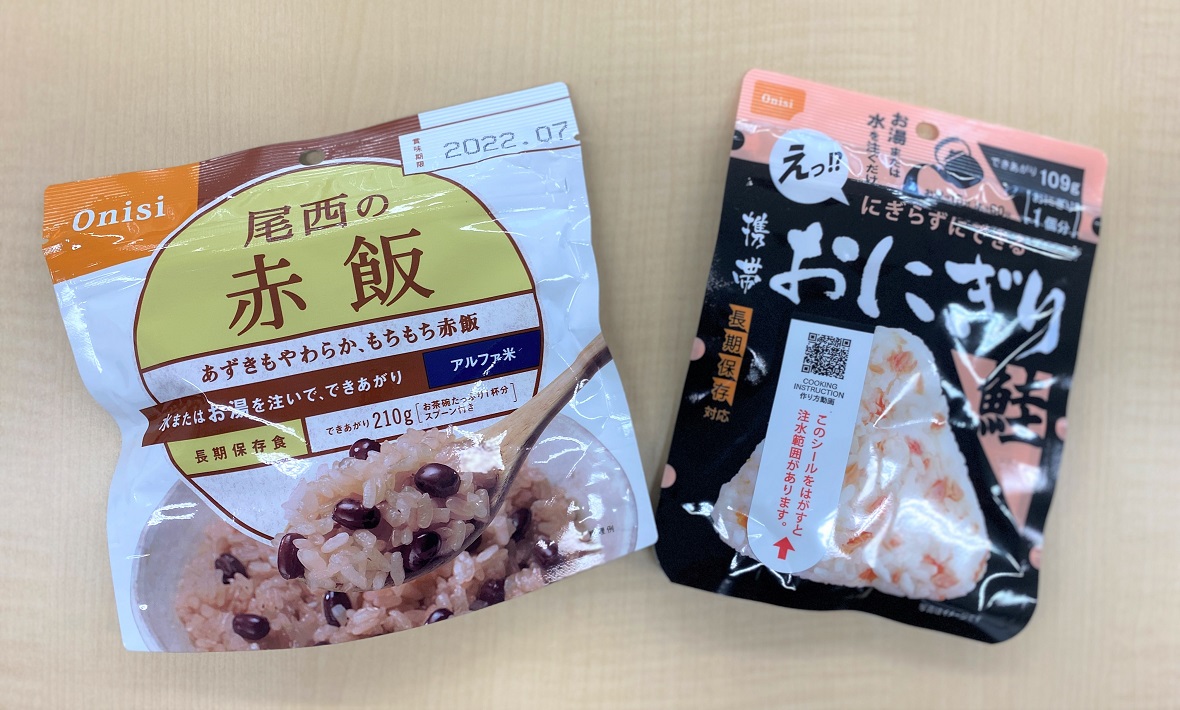 水を加えるだけで食べられるアルファ米の一例