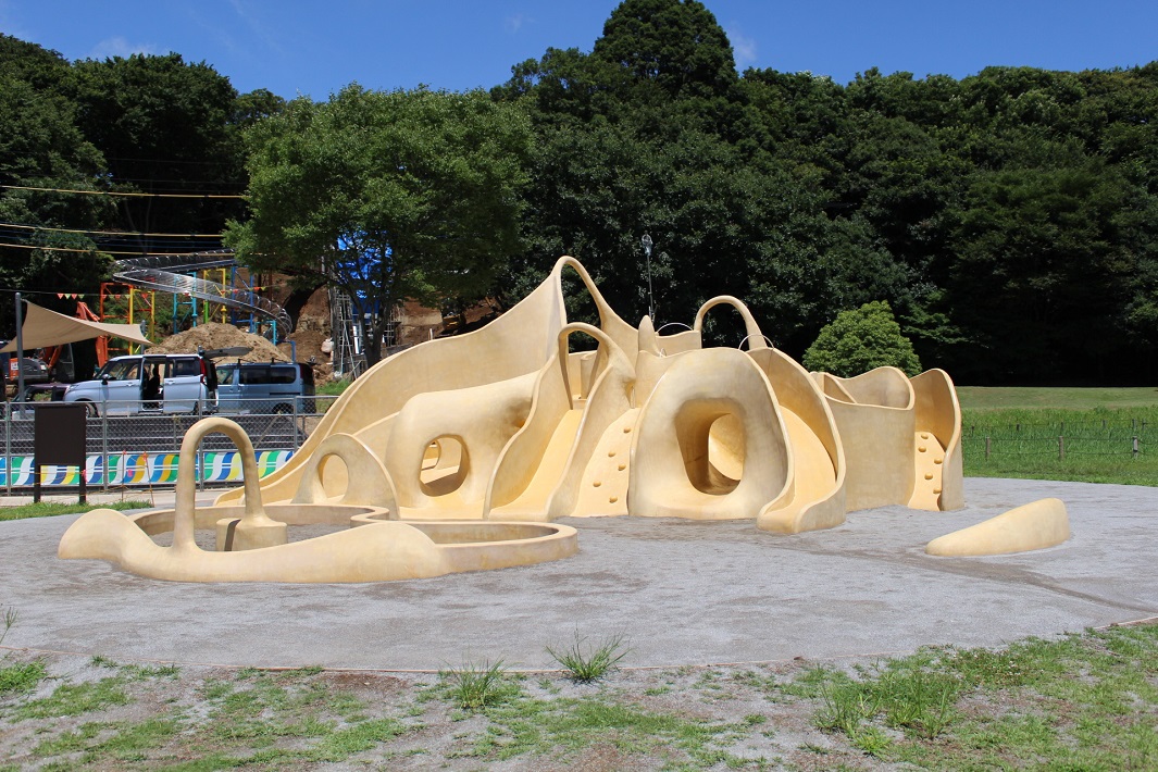 【松戸市】21世紀の森と広場「あそびのすみか」のオリジナル遊具はまるでアート！