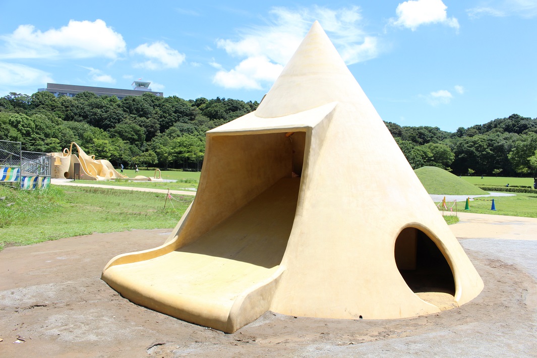 【松戸市】21世紀の森と広場「あそびのすみか」のオリジナル遊具はまるでアート！
