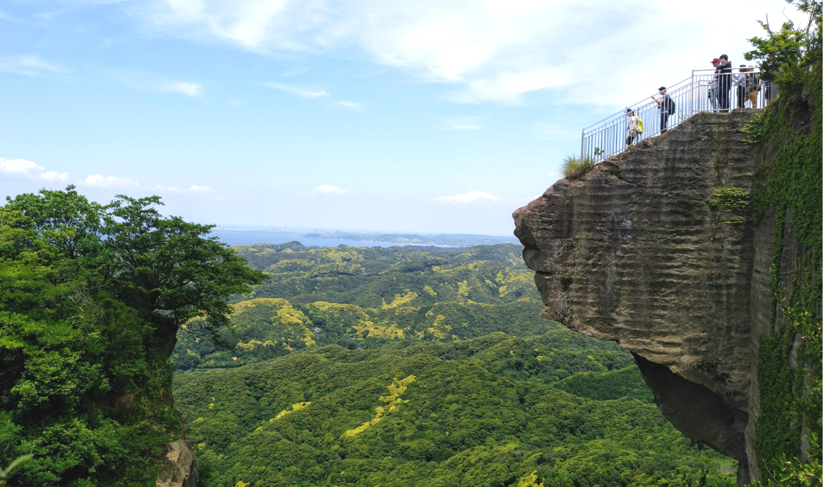 １. 【鋸南町】鋸山（のこぎりやま）スリリングな「地獄のぞき」や大仏など見どころたくさんの低山