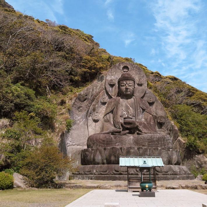 １. 【鋸南町】鋸山（のこぎりやま）スリリングな「地獄のぞき」や大仏など見どころたくさんの低山