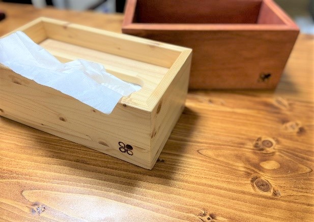 木材の歴 史や風合いを感じる一点物