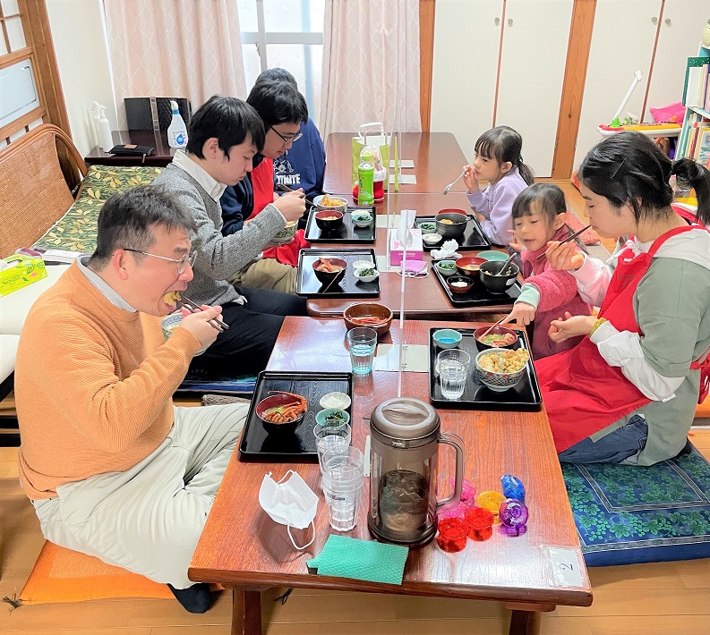 多世代で一緒にご飯