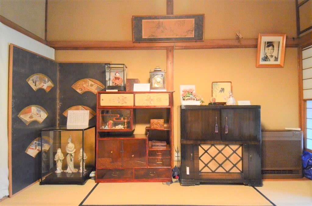 和室に飾り棚