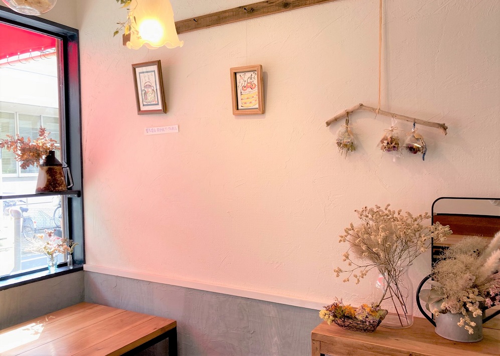 「おやつカフェkoyausagi」店内